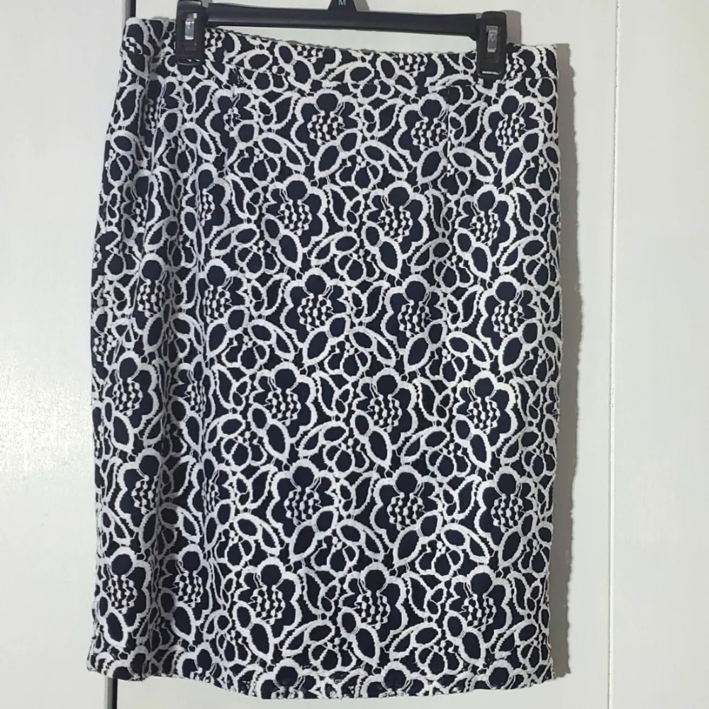 Eva Mendes| Womens Navy Blue White Floral Back Slit Skirt Careerwear Sz.12